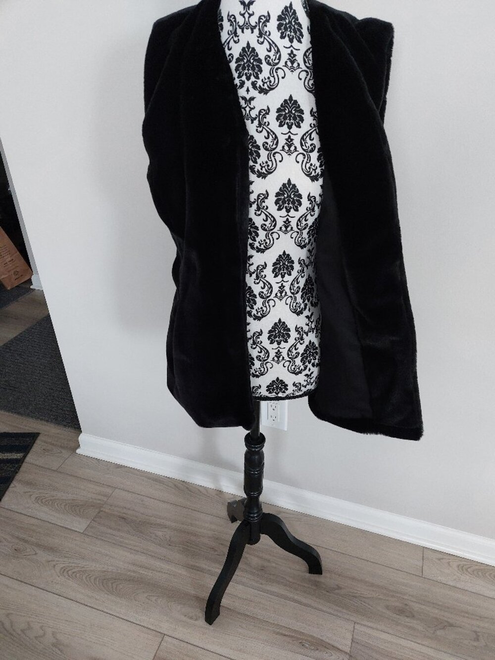 Chico's fur vest size 1
